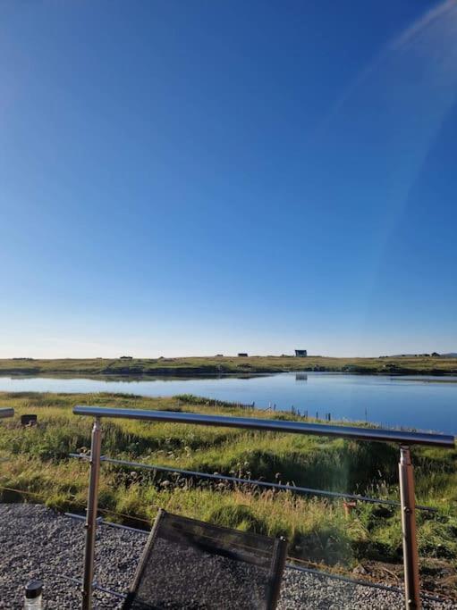 Loch An Eilean Pod Isle Of South Uist Pollachara Exterior foto