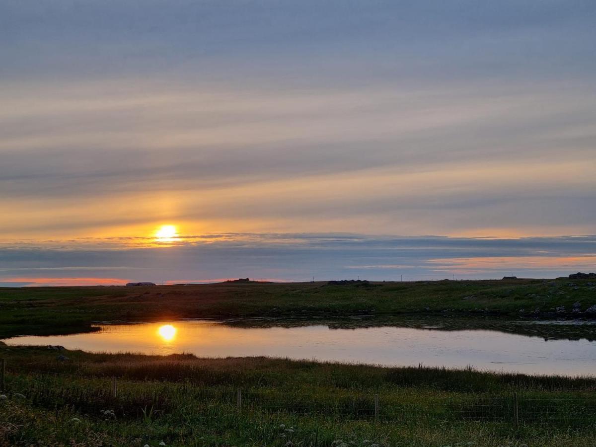 Loch An Eilean Pod Isle Of South Uist Pollachara Exterior foto